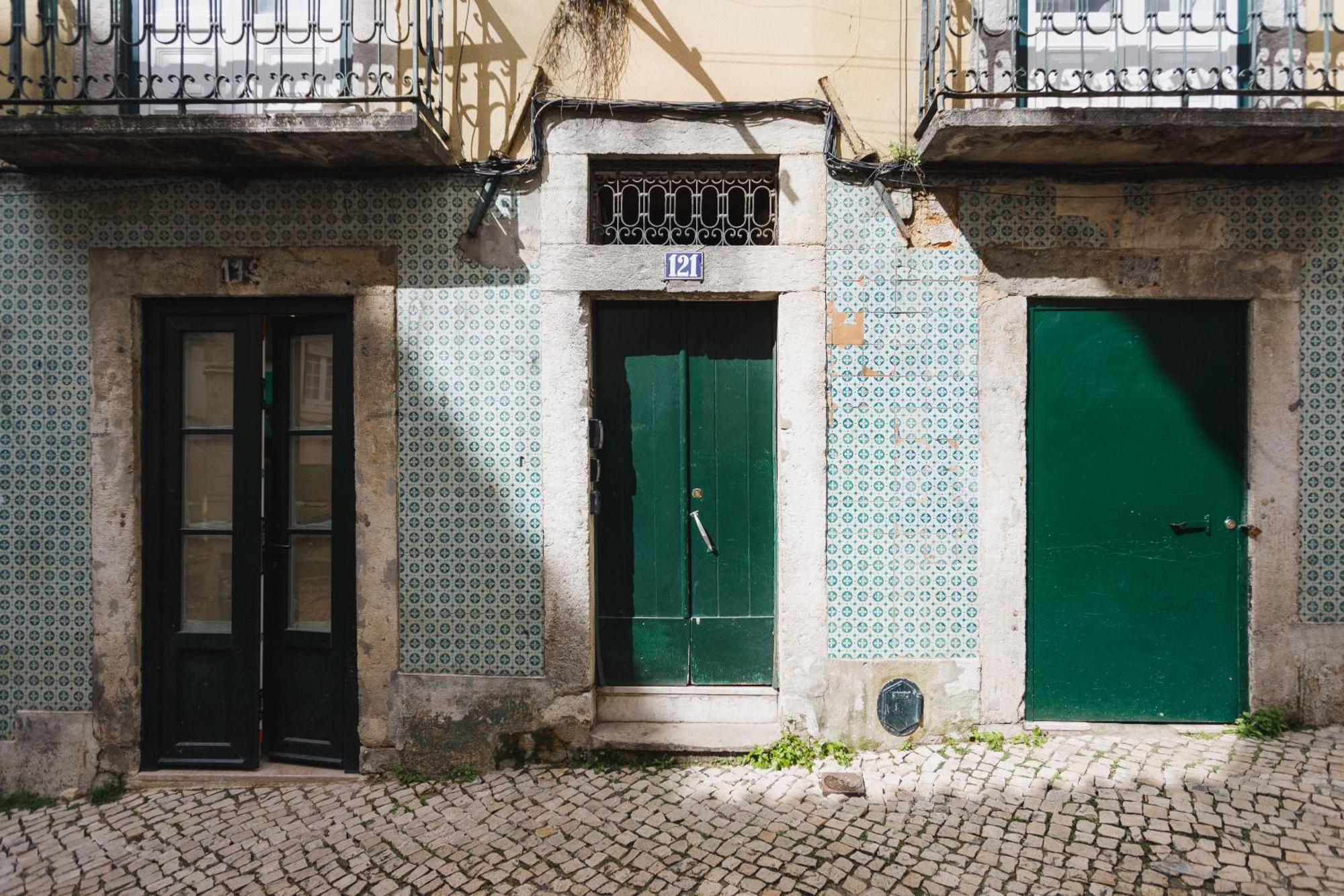 Апартаменты Bairro Alto Window - Cozy Spot In A Buzzing Locale Лиссабон Экстерьер фото