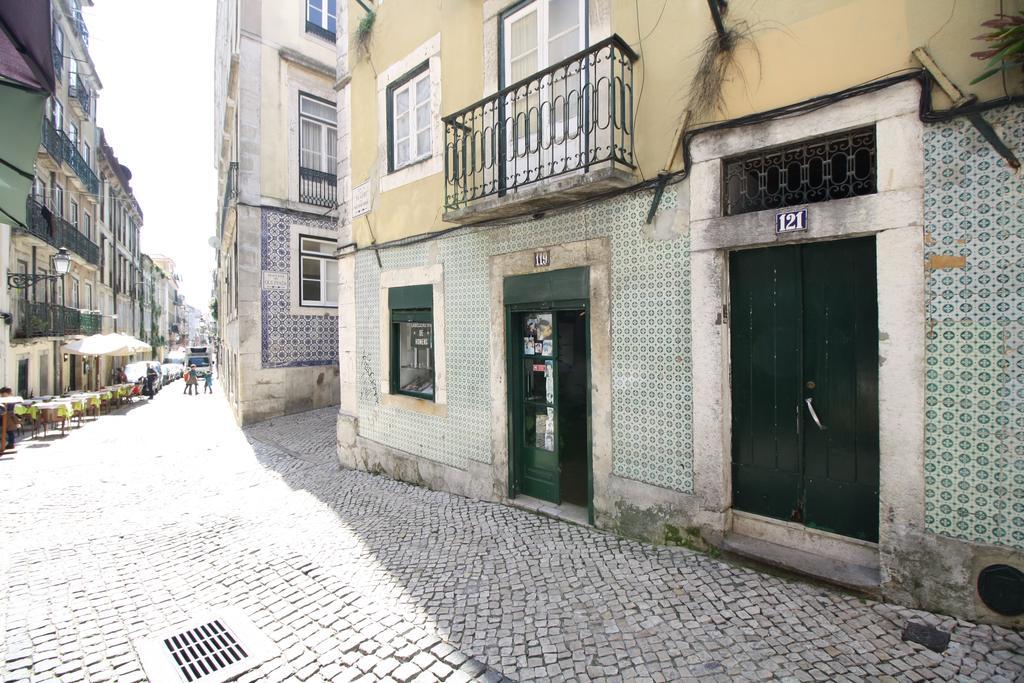 Апартаменты Bairro Alto Window - Cozy Spot In A Buzzing Locale Лиссабон Экстерьер фото