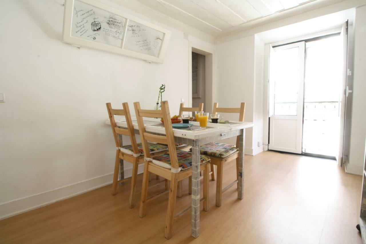 Апартаменты Bairro Alto Window - Cozy Spot In A Buzzing Locale Лиссабон Экстерьер фото