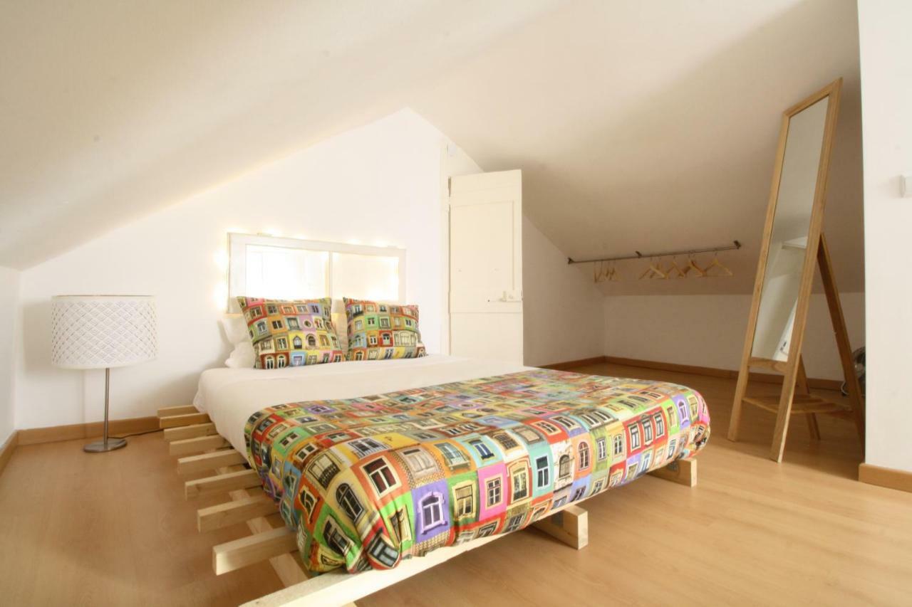 Апартаменты Bairro Alto Window - Cozy Spot In A Buzzing Locale Лиссабон Экстерьер фото